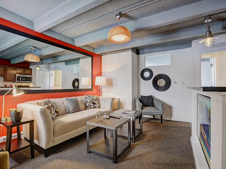 Sterling Boulder Apartments - Student Living — Photo 26