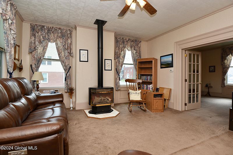 2nd image of 122 George Street