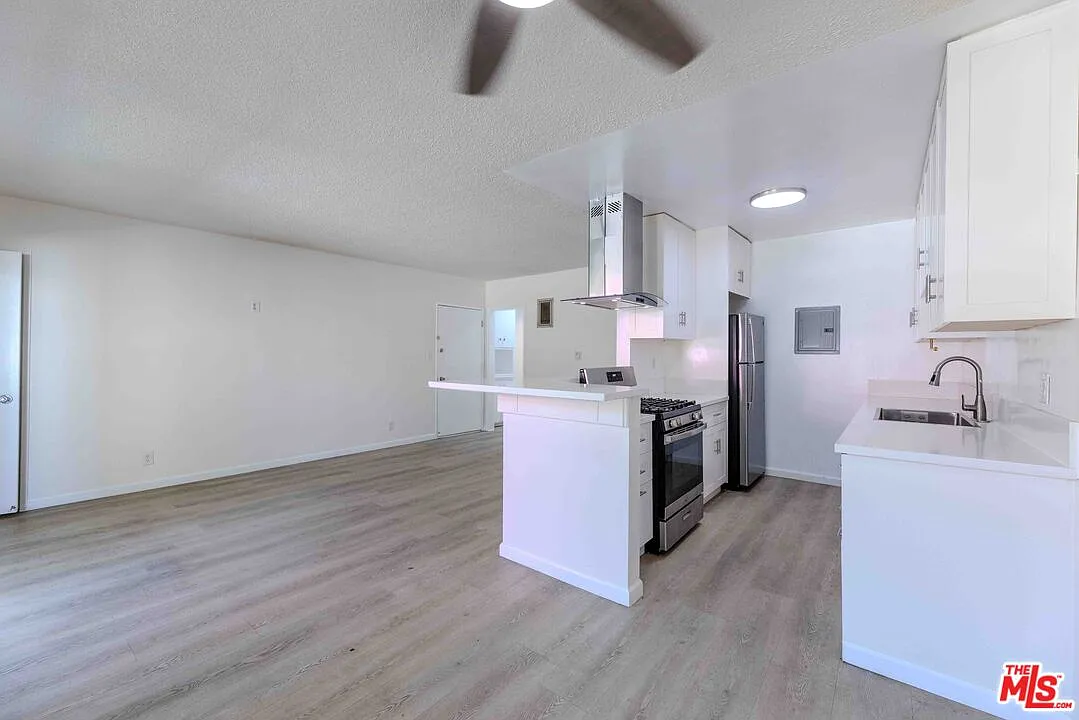 1 bed, 1.0 bath, 650 sqft, $2,150 — Photo 2