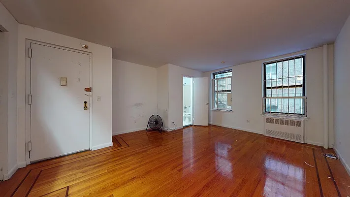 Rented by Bond New York | media 4