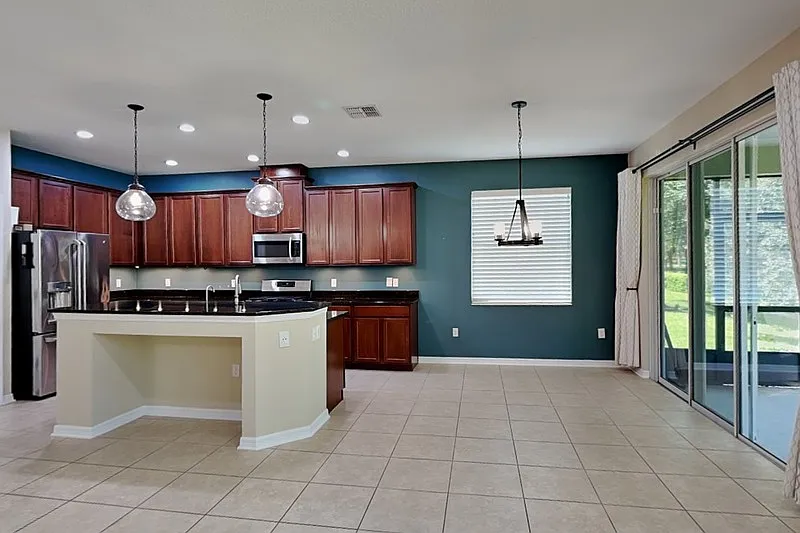 4 bed, 3.0 bath, 2963 sqft, $2,650 — Photo 2