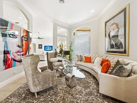 Home For Sale In Avalon