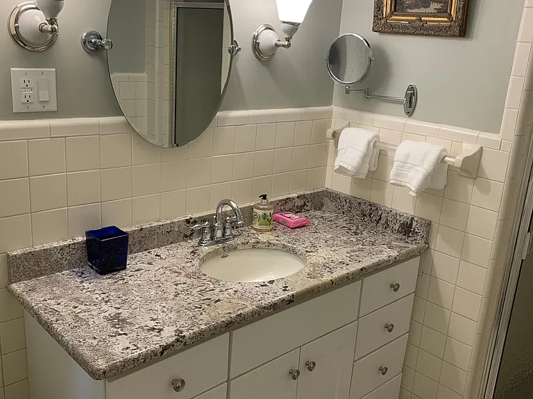 Master bedroom bathroom