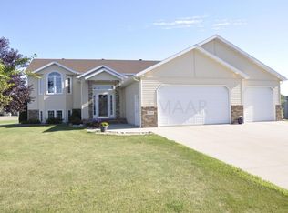 5208 18th St N, Moorhead, MN 56560