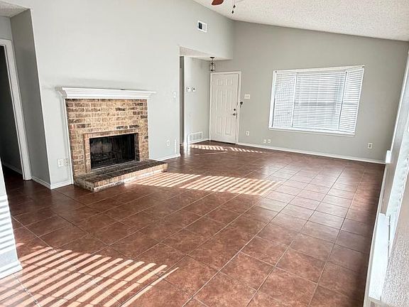 2nd image of 5319 Waterford Dr