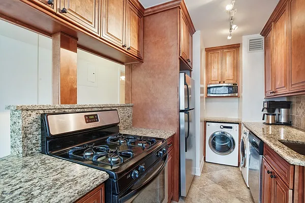 Sold by LG Fairmont Group | media 14