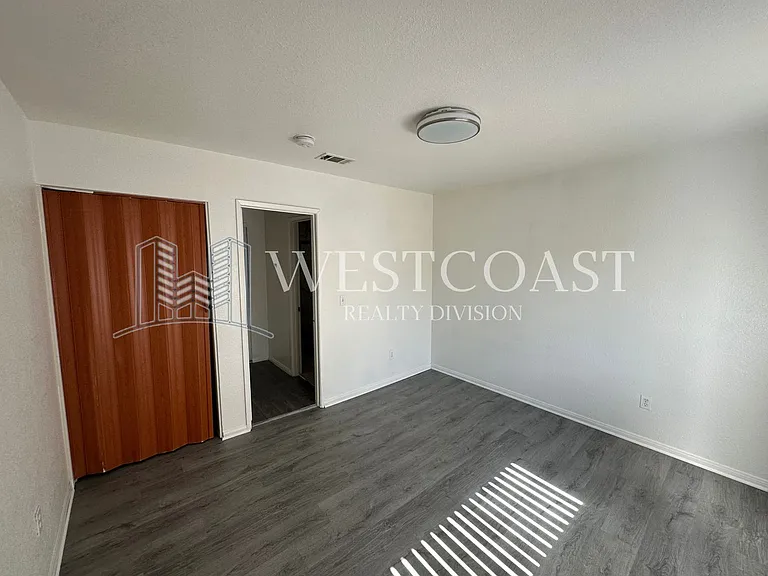 349 S Ashford Ave — Photo 10