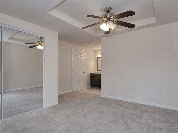 4th image of 371 Riverside Ave