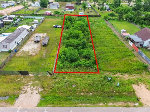 492 Road 5251, Cleveland, TX 77327