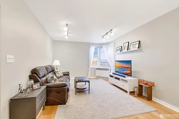 Sold by Oxford Property Group | media 11