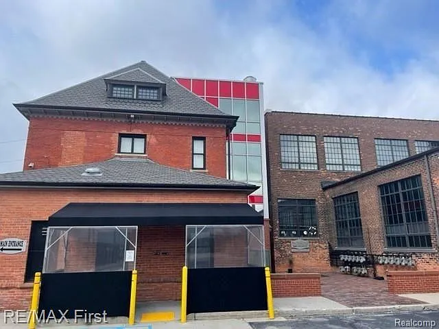 2 bed, 1.0 bath, 1100 sqft, $2,750 — Photo 2