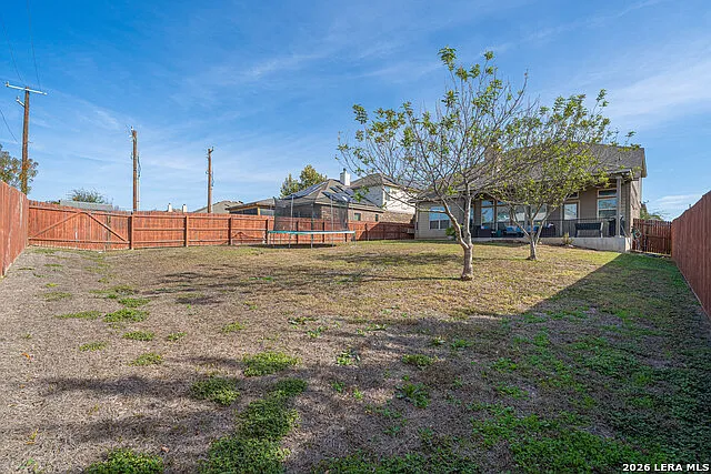 8923 Monument Parke — Photo 36
