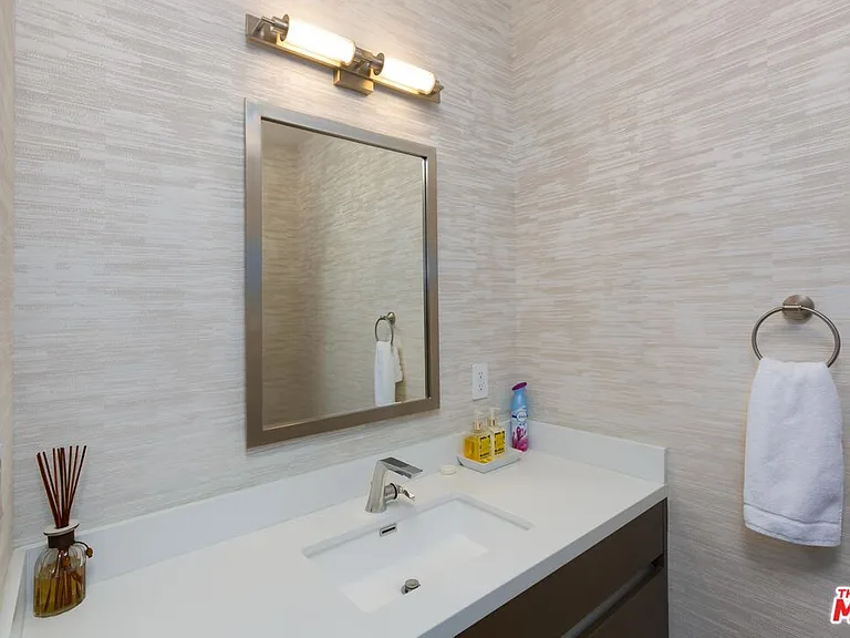 721 N Spaulding Ave — Photo 31