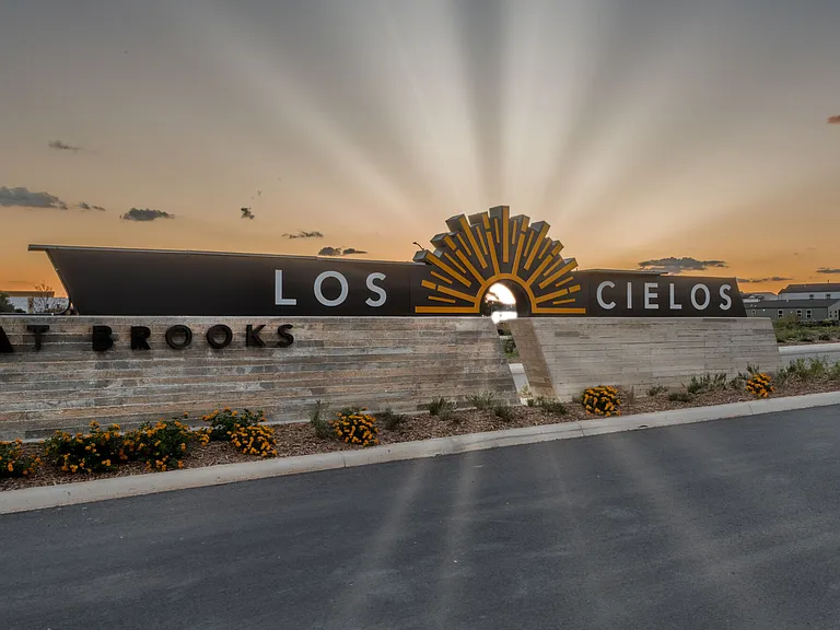 Los Cielos at Brooks Luxury Rentals — Photo 9