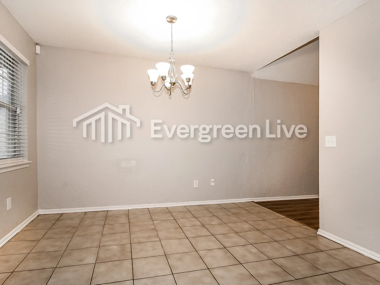 4 bed, 2.0 bath, 1449 sqft, $1,495 — Photo 4