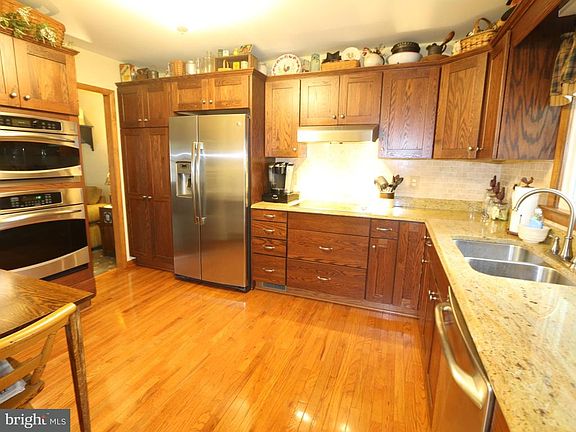 3rd image of 17504 Stone Valley Dr