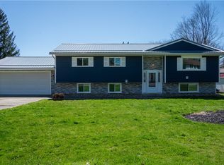12363 Walnut Dr, Conneaut Lake, PA 16316