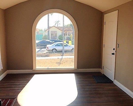 4th image of 7701 S Denker Ave