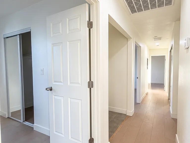Brand New Luxury 4 & 5 Bed Units — Photo 14