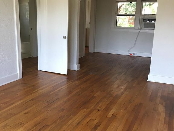 3rd image of 255 E Kings Hwy APT 1