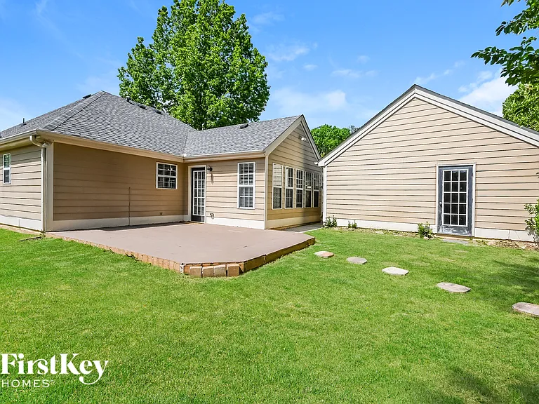 2033 Greenhill Pass — Photo 14