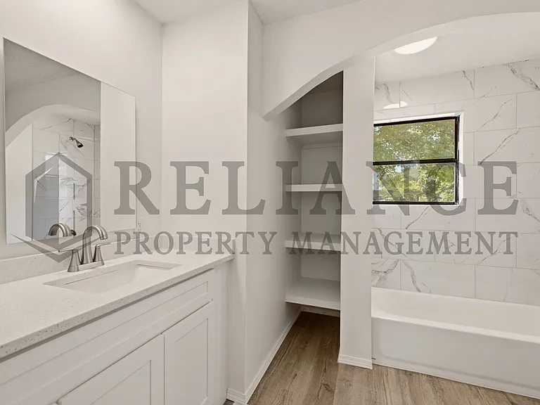 322 S Jonathan St — Photo 39