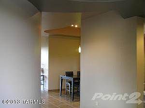 11618 N Moon Ranch entrance hall