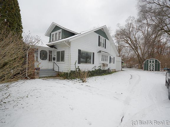 3rd image of 2419 Donahue Ct SW