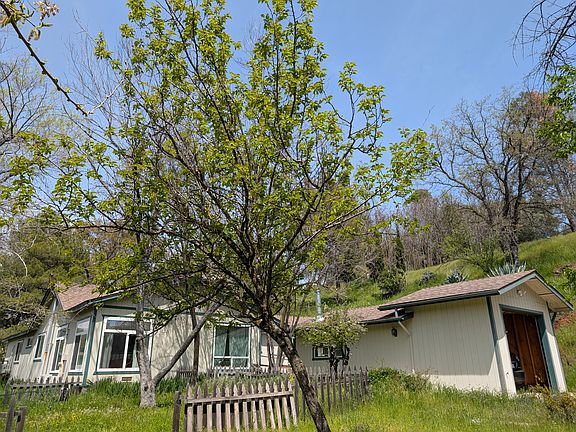 3rd image of 5104 Jones St