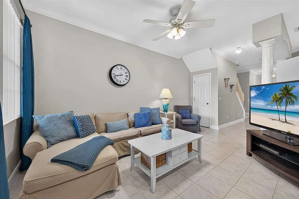 3 bed, 2.5 bath, 1686 sqft, $1,900 — Photo 3