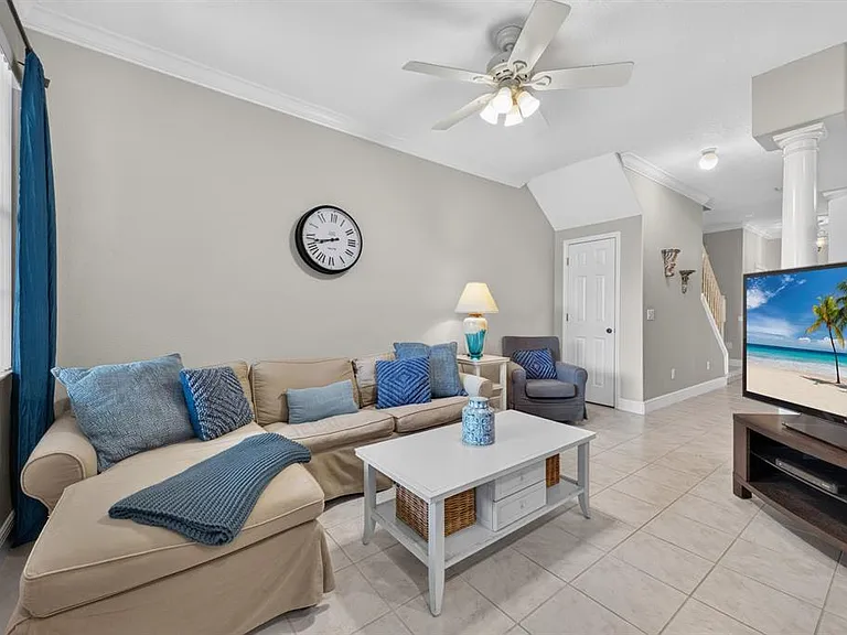 904 Assembly Ct — Photo 3