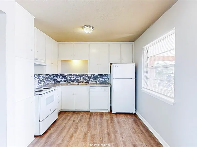 3800 E 29th St #11 — Photo 13