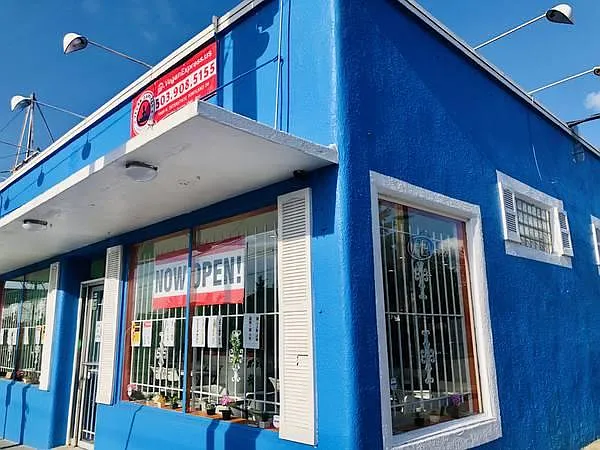 7000 N Interstate Ave — Photo 2
