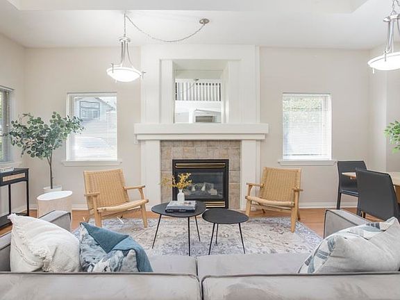 5th image of 3387 King George Blvd #7
