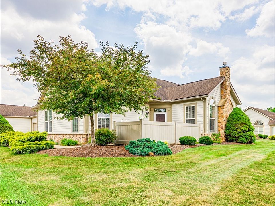 1st image of 611 Crossings Cir