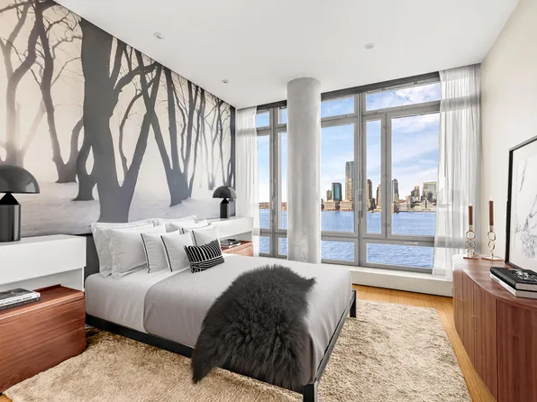 8 River Terrace image 11 of 26