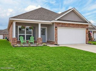 1052 Whimbrel Ct, Ocean Springs, MS 39564