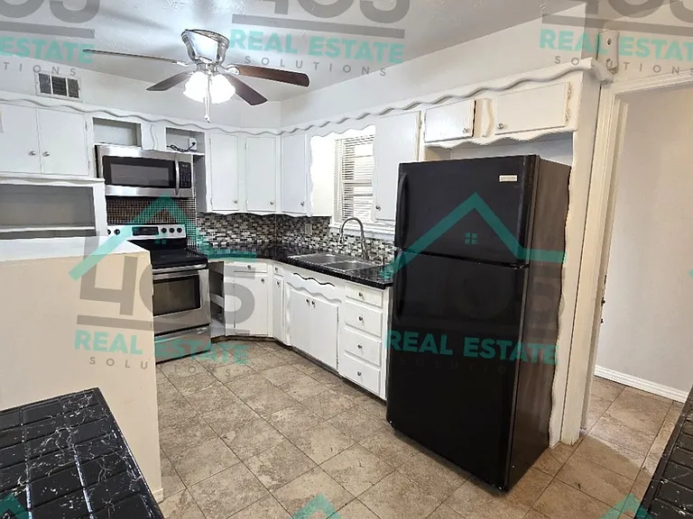 2113 Candy Ln — Photo 4
