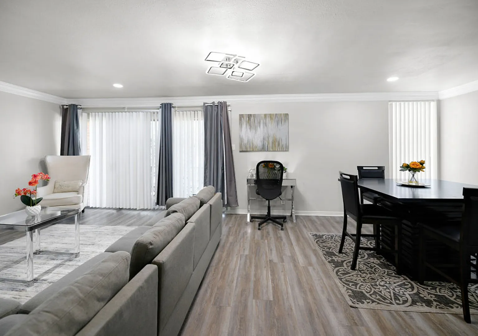 GP32A World Cup Stay- 10min to AT&T- Sleeps 6 - Free Parking — Photo 3