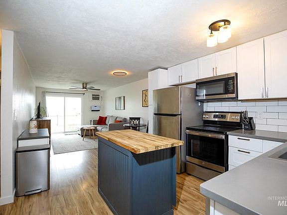 3rd image of 10534 W Fox Ridge Dr