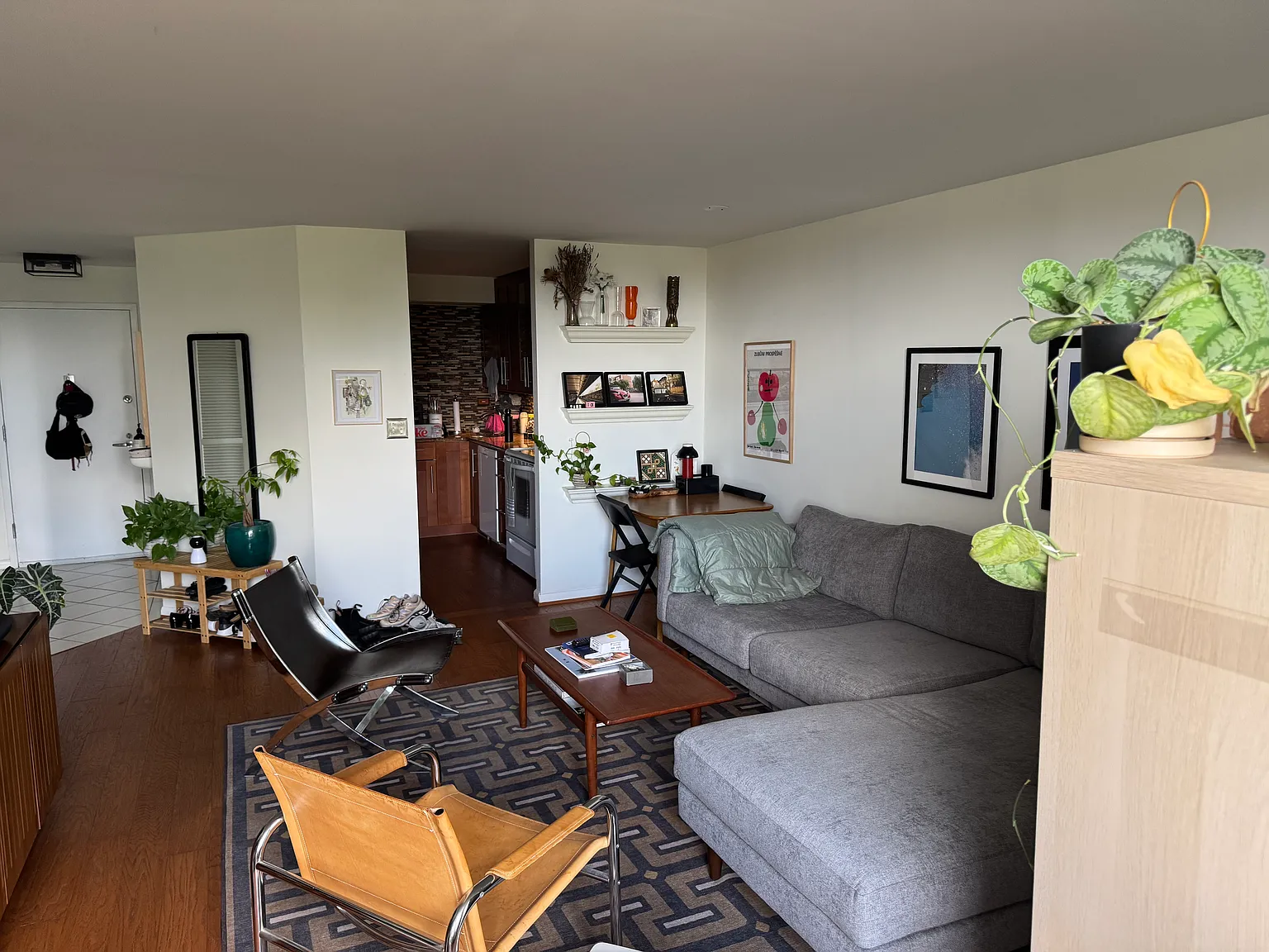 233 S 6th St — Photo 4