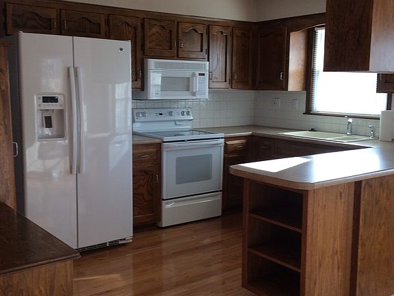 5th image of 2716 S Castle Dr