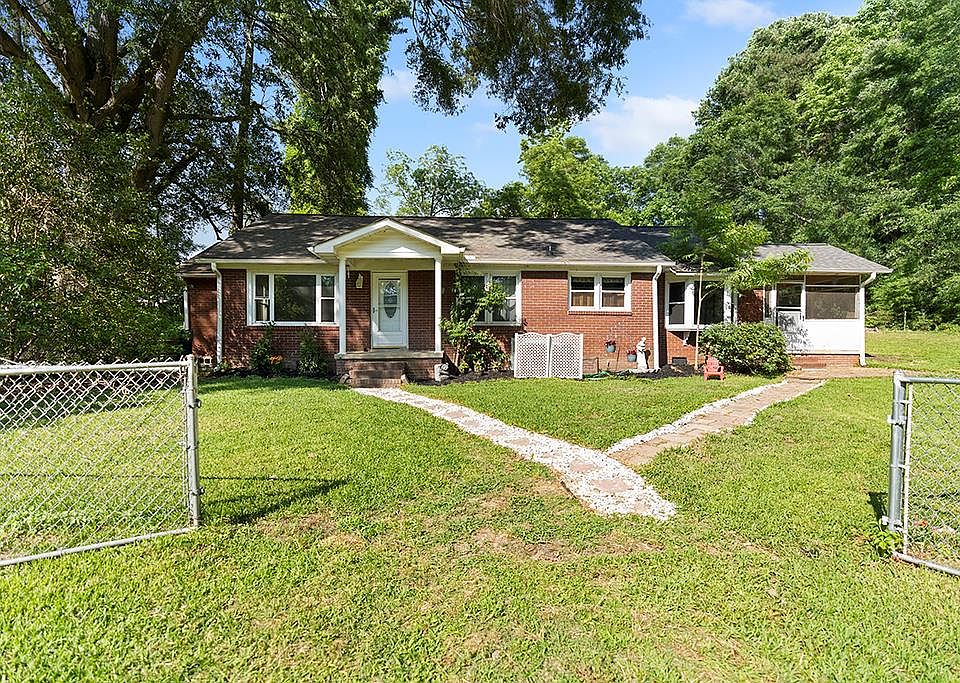 1st image of 304 Sunrise Cir