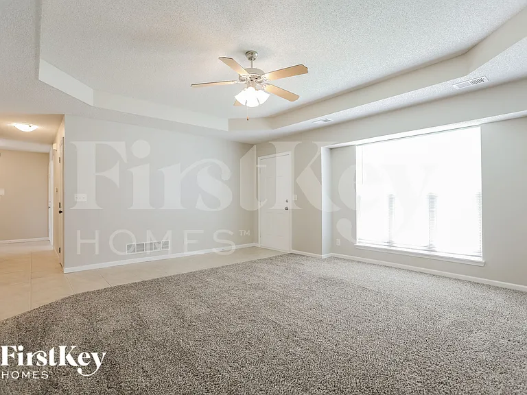 724 Bristol Dr — Photo 4