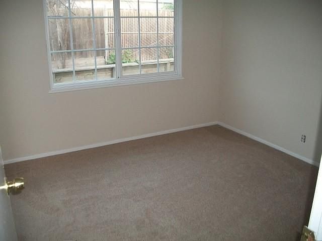2nd image of 115 Hewitt Pl