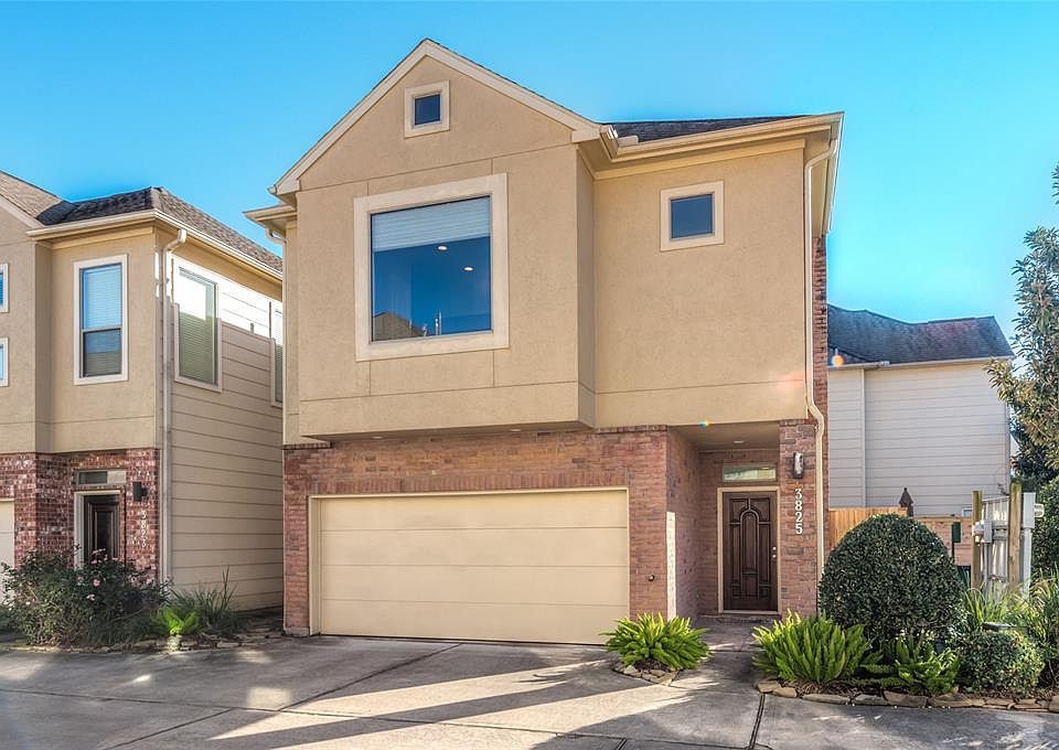 Pristine 2 story home in gated community in Washington Corridor. Great location within community: end unit with guest parking area to right of home, so no neighbor to the right! HVAC & water heater replaced 2019 per Seller.