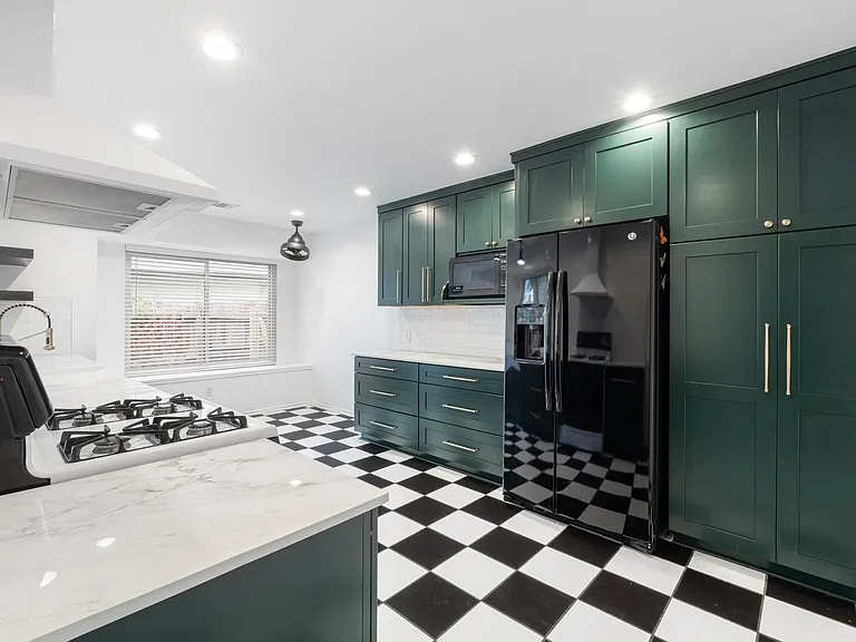 15905 De Peer Ave — Photo 9