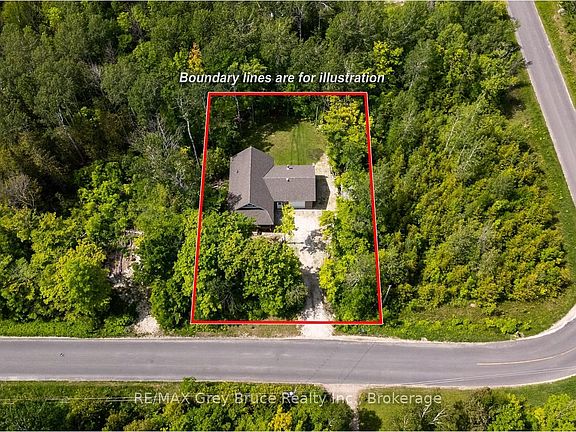 3rd image of 73 Maple Dr