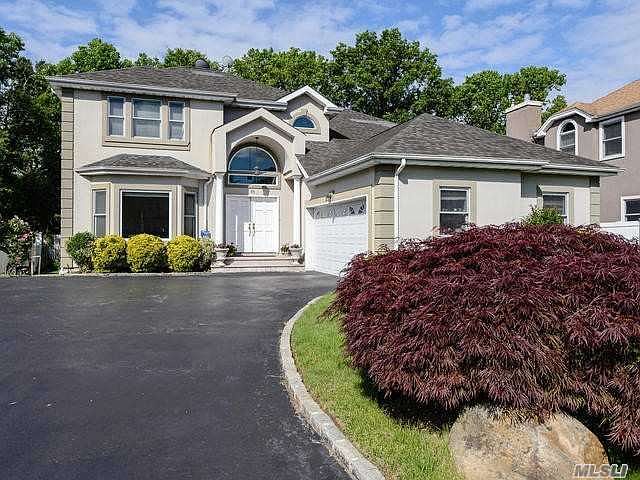 1st image of 18 Laurel Ln
