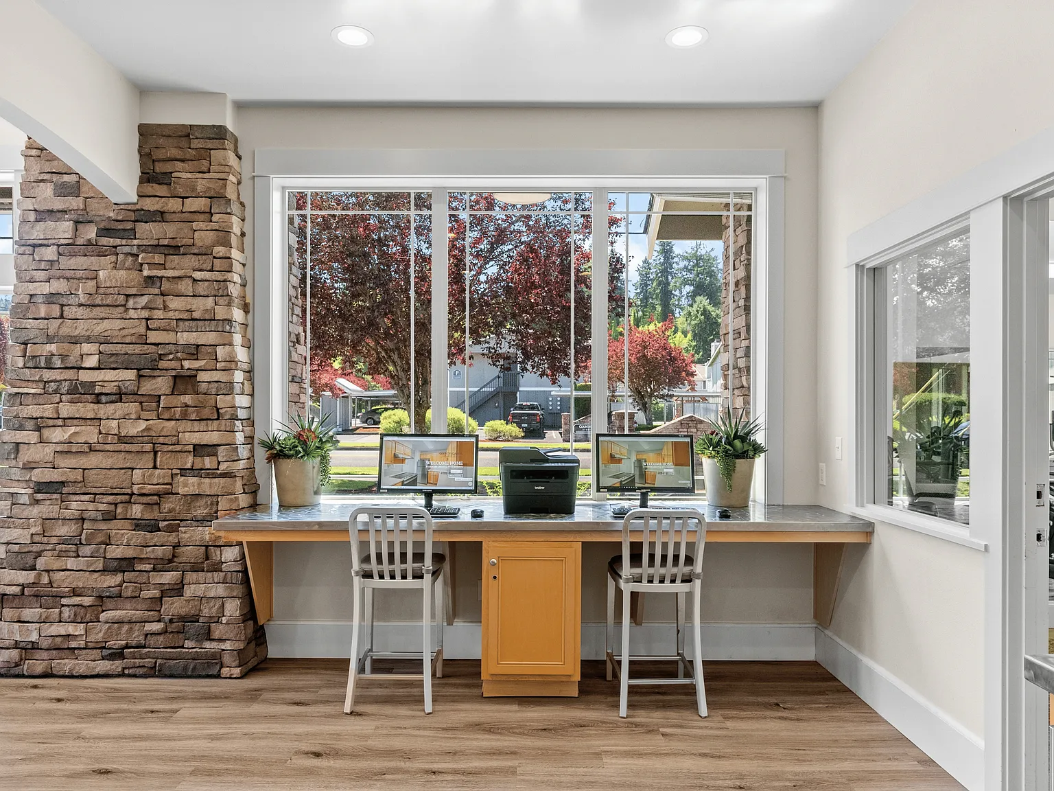 Country Gables Apartments — Photo 4